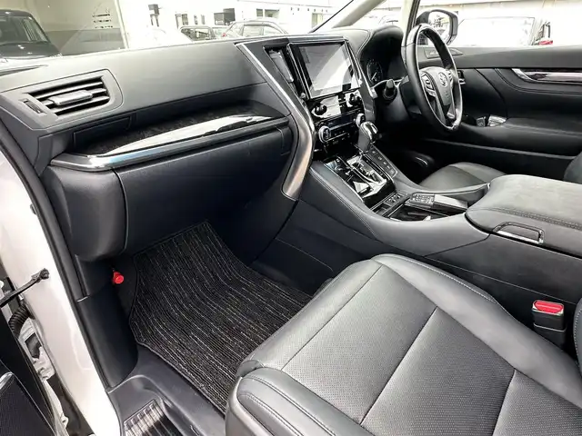 トヨタ アルファードハイブリット SR Cパッケージ 群馬県 2023(令5)年 2.8万km パール ナビゲーション/フルセグテレビ/プリップダウンモニタ/CD&DVD/ブルートゥース/USB接続/100V電源/アダプティブクルーズ/衝突軽減ブレーキ/車線逸脱警報/モデリスタFエアロ/キャプテンシート/エアーシート/シートヒーター/ハンドルヒーター/保証書/取扱説明書/整備手帳/スマートキーX2個