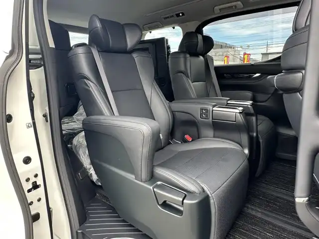 トヨタ アルファードハイブリット SR Cパッケージ 群馬県 2023(令5)年 2.8万km パール ナビゲーション/フルセグテレビ/プリップダウンモニタ/CD&DVD/ブルートゥース/USB接続/100V電源/アダプティブクルーズ/衝突軽減ブレーキ/車線逸脱警報/モデリスタFエアロ/キャプテンシート/エアーシート/シートヒーター/ハンドルヒーター/保証書/取扱説明書/整備手帳/スマートキーX2個