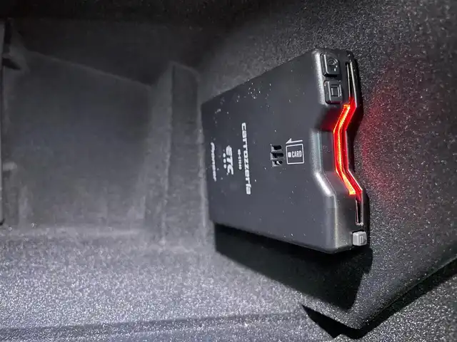 プジョー ３０８ GT ブルーHDi 栃木県 2023(令5)年 0.9万km 黒 ワンオーナー /禁煙車/色コード　9V（ペルラネラブラック）/純正メモリナビ/【Bluetooth・USB・AppleCarPlay・AndroidAuto】/全方位カメラ（フロント・バック）/ETC/ドライブレコーダー(前後録画)/スマートキー×2/プッシュスタート/アクティブセーフティブレーキ/道路標識認識/ドライバーアテンションアラート/リアクロストラフィックアラート/パーキングセンサー/レーンキープアシスト/インテリジェントハイビーム/クルーズコントロール(追従式)/パドルシフト/革巻きステアリング/ハーフレザーシート/D席パワーシート/前席シートヒーター/LEDヘッドランプ/リアフォグランプ/純正マット/保証書/取説