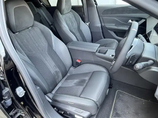 プジョー ３０８ GT ブルーHDi 栃木県 2023(令5)年 0.9万km 黒 ワンオーナー /禁煙車/色コード　9V（ペルラネラブラック）/純正メモリナビ/【Bluetooth・USB・AppleCarPlay・AndroidAuto】/全方位カメラ（フロント・バック）/ETC/ドライブレコーダー(前後録画)/スマートキー×2/プッシュスタート/アクティブセーフティブレーキ/道路標識認識/ドライバーアテンションアラート/リアクロストラフィックアラート/パーキングセンサー/レーンキープアシスト/インテリジェントハイビーム/クルーズコントロール(追従式)/パドルシフト/革巻きステアリング/ハーフレザーシート/D席パワーシート/前席シートヒーター/LEDヘッドランプ/リアフォグランプ/純正マット/保証書/取説