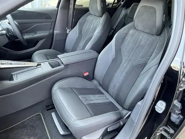 プジョー ３０８ GT ブルーHDi 栃木県 2023(令5)年 0.9万km 黒 ワンオーナー /禁煙車/色コード　9V（ペルラネラブラック）/純正メモリナビ/【Bluetooth・USB・AppleCarPlay・AndroidAuto】/全方位カメラ（フロント・バック）/ETC/ドライブレコーダー(前後録画)/スマートキー×2/プッシュスタート/アクティブセーフティブレーキ/道路標識認識/ドライバーアテンションアラート/リアクロストラフィックアラート/パーキングセンサー/レーンキープアシスト/インテリジェントハイビーム/クルーズコントロール(追従式)/パドルシフト/革巻きステアリング/ハーフレザーシート/D席パワーシート/前席シートヒーター/LEDヘッドランプ/リアフォグランプ/純正マット/保証書/取説