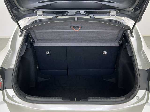 トヨタ カローラ スポーツ ハイブリッドG Z 宮城県 2018(平30)年 4.9万km ホワイトパールクリスタルシャイン 禁煙車/Toyota Safety Sense/・プリクラッシュセーフティ/・レーントレーシングアシスト/・レーダークルーズコントロール/・オートマチックハイビーム/純正7インチSDナビ/・BT.CD.DVD.SD/バックカメラ/フルセグTV/ビルトインETC/ドライブレコーダー（FR）/プッシュスタート/スマートキー/電動パーキングブレーキ/LEDヘッドライト/LEDフォグライト/ステアリングスイッチ/純正フロアマット/純正18インチAW/純正ドアバイザー/トノカバー