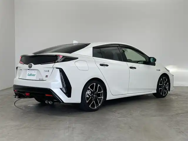 トヨタ プリウス ＰＨＶ S GRスポーツ 福島県 2019(令1)年 3万km ホワイトパールクリスタルシャイン 純正SDメモリナビ/ CD DVD フルセグTV Bluetooth HDMI/バックカメラ/プリクラッシュセーフティ/レーダークルーズコントロール/レーンディパーチャーアラート/ハーフレザーシート/シートヒーター/LEDオートライト/ETC2.0