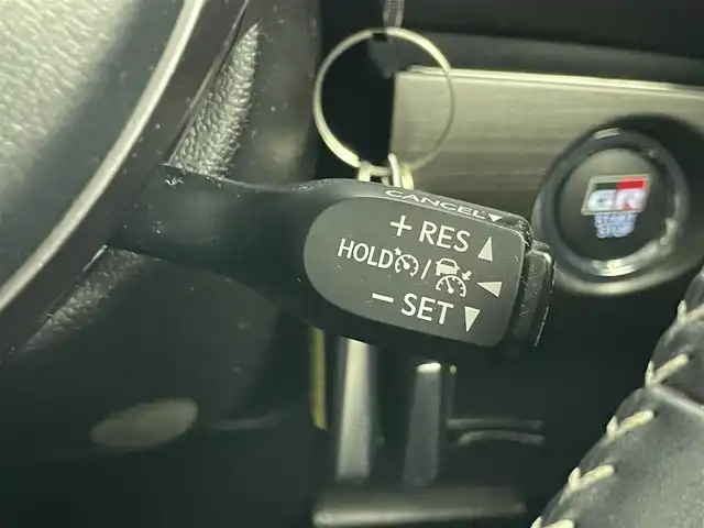 トヨタ プリウス ＰＨＶ S GRスポーツ 福島県 2019(令1)年 3万km ホワイトパールクリスタルシャイン 純正SDメモリナビ/ CD DVD フルセグTV Bluetooth HDMI/バックカメラ/プリクラッシュセーフティ/レーダークルーズコントロール/レーンディパーチャーアラート/ハーフレザーシート/シートヒーター/LEDオートライト/ETC2.0