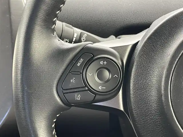 トヨタ プリウス ＰＨＶ S GRスポーツ 福島県 2019(令1)年 3万km ホワイトパールクリスタルシャイン 純正SDメモリナビ/ CD DVD フルセグTV Bluetooth HDMI/バックカメラ/プリクラッシュセーフティ/レーダークルーズコントロール/レーンディパーチャーアラート/ハーフレザーシート/シートヒーター/LEDオートライト/ETC2.0