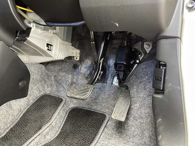 スズキ アルト L 福島県 2021(令3)年 2.3万km シフォンアイボリーM 禁煙車/社外ナビPanasonic　CNR775W【フルセグTV/ DVD/CD/SD/Bluetooth】/スズキセーフティサポート/衝突被害軽減ブレーキ/車線逸脱警報機能/横滑り防止/オートライト/アイドリングストップ　/ビルトインETC/前方ドライブレコーダー/シートヒーター/キーレス/社外13インチアルミホイール