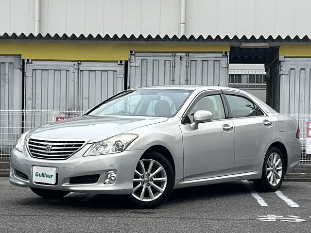 トヨタ クラウン ロイヤル ロイヤルサルーン 愛知県 2008(平20)年 11.1万km プレミアムシルバーパール /純正HDDナビ//純正フルセグTV//AM/FM/CD/DVD/HDD/AUX//バックカメラ//ビルトインETC//前ドライブレコーダー//クルーズコントロール//横滑り防止装置//クリアランスソナー//ハンドル位置調整スイッチ//リアウィンドウデフォッガー//ミラーヒーター//ステアスイッチ//ECO/SPORT/SNOWモード//ドアバイザー//オートリトラミラー//ライト付きバニティミラー//イモビライザー//純正フロアマット//純正18インチアルミホイール//純正キセノンオートライト//フロントフォグランプ//冬タイヤ//スマートキー//スペアキー1本//ダブル/サイド/カーテンエアバック//取扱説明書//ナビ説明書//保証書/D記録簿(R6/R7)