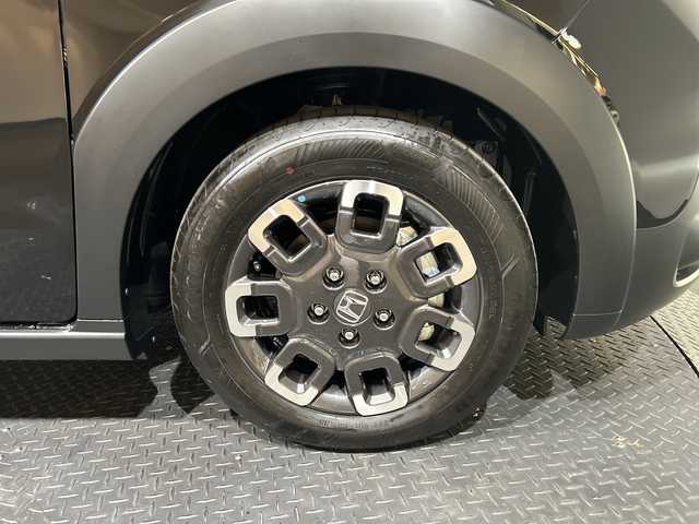 ホンダ フリード ハイブリット e:HEV クロスター 愛媛県 2025(令7)年 0.1千km クリスタルブラックパール 登録済未使用車　ＨｏｎｄａＣＯＮＮＥＣＴナビ　フルセグＴＶ　バックカメラ　ブラインドスポットモニター　シートヒーター　衝突被害軽減ブレーキ　アダプティブクルーズコントロール　両側電動スライドドア　禁煙