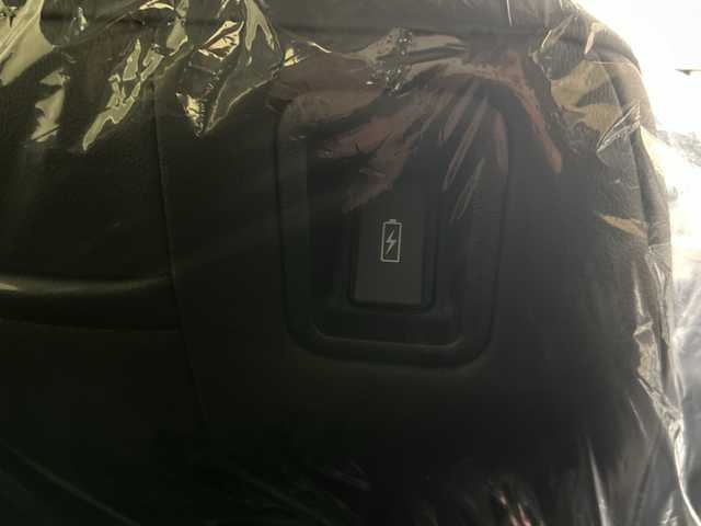 ホンダ フリード ハイブリット e:HEV クロスター 愛媛県 2025(令7)年 0.1千km クリスタルブラックパール 登録済未使用車　ＨｏｎｄａＣＯＮＮＥＣＴナビ　フルセグＴＶ　バックカメラ　ブラインドスポットモニター　シートヒーター　衝突被害軽減ブレーキ　アダプティブクルーズコントロール　両側電動スライドドア　禁煙