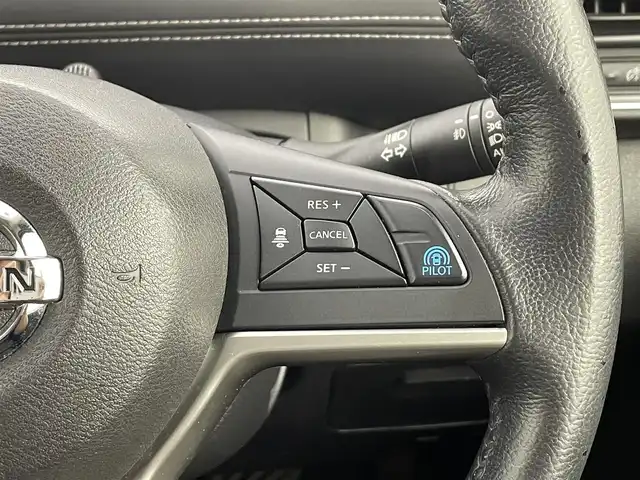 日産 セレナ ハイウェイスター プロパイロットED 大分県 2016(平28)年 5.6万km インペリアルアンバーP エマージェンシーブレーキ/純正メモリナビ/（フルセグTV/DVD/Bluetooth）/純正フリップダウンモニター/バックカメラ/ビルトインETC/ドライブレコーダー/電動パーキングブレーキ/オートブレーキホールド/プロパイロット/両側ハンズフリーパワースライドドア/コーナーセンサー/LEDヘッドライト/オートライト/スマートキー/純正アルミホイール