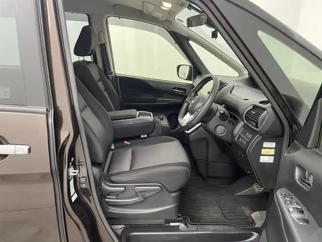 日産 セレナ ハイウェイスター プロパイロットED 大分県 2016(平28)年 5.6万km インペリアルアンバーP エマージェンシーブレーキ/純正メモリナビ/（フルセグTV/DVD/Bluetooth）/純正フリップダウンモニター/バックカメラ/ビルトインETC/ドライブレコーダー/電動パーキングブレーキ/オートブレーキホールド/プロパイロット/両側ハンズフリーパワースライドドア/コーナーセンサー/LEDヘッドライト/オートライト/スマートキー/純正アルミホイール