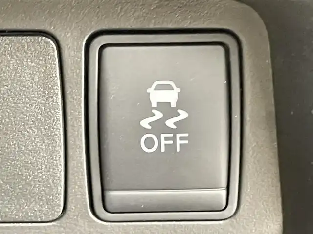 日産 エクストレイル 20Xi 千葉県 2018(平30)年 5.6万km チタニウムカーキ 禁煙車/４WD/エマージェンシーブレーキ/・プロパイロット/・コーナーセンサー/パワーバックドア/純正9インチメモリナビ/・型番：MM518D-L/・CD/DVD/AUX/Bluetooth/フルセグTV/・アラウンドビューモニター/・インテリジェントルームミラー/・ビルトインETC/革巻きステアリング/・ステアリングスイッチ/レザーシート/左右独立エアコン/電子パーキング/・ブレーキホールド/純正フロアマット/純正18インチAW/・LEDヘッドライト/・フォグランプ