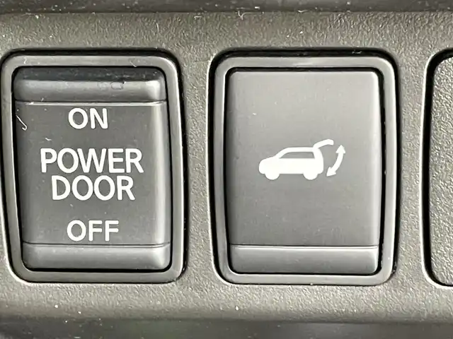 日産 エクストレイル 20Xi 千葉県 2018(平30)年 5.6万km チタニウムカーキ 禁煙車/４WD/エマージェンシーブレーキ/・プロパイロット/・コーナーセンサー/パワーバックドア/純正9インチメモリナビ/・型番：MM518D-L/・CD/DVD/AUX/Bluetooth/フルセグTV/・アラウンドビューモニター/・インテリジェントルームミラー/・ビルトインETC/革巻きステアリング/・ステアリングスイッチ/レザーシート/左右独立エアコン/電子パーキング/・ブレーキホールド/純正フロアマット/純正18インチAW/・LEDヘッドライト/・フォグランプ