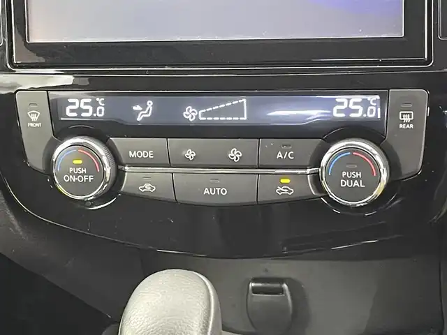 日産 エクストレイル 20Xi 千葉県 2018(平30)年 5.6万km チタニウムカーキ 禁煙車/４WD/エマージェンシーブレーキ/・プロパイロット/・コーナーセンサー/パワーバックドア/純正9インチメモリナビ/・型番：MM518D-L/・CD/DVD/AUX/Bluetooth/フルセグTV/・アラウンドビューモニター/・インテリジェントルームミラー/・ビルトインETC/革巻きステアリング/・ステアリングスイッチ/レザーシート/左右独立エアコン/電子パーキング/・ブレーキホールド/純正フロアマット/純正18インチAW/・LEDヘッドライト/・フォグランプ