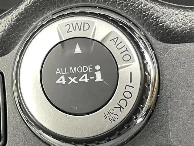 日産 エクストレイル 20Xi 千葉県 2018(平30)年 5.6万km チタニウムカーキ 禁煙車/４WD/エマージェンシーブレーキ/・プロパイロット/・コーナーセンサー/パワーバックドア/純正9インチメモリナビ/・型番：MM518D-L/・CD/DVD/AUX/Bluetooth/フルセグTV/・アラウンドビューモニター/・インテリジェントルームミラー/・ビルトインETC/革巻きステアリング/・ステアリングスイッチ/レザーシート/左右独立エアコン/電子パーキング/・ブレーキホールド/純正フロアマット/純正18インチAW/・LEDヘッドライト/・フォグランプ