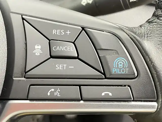 日産 エクストレイル 20Xi 千葉県 2018(平30)年 5.6万km チタニウムカーキ 禁煙車/４WD/エマージェンシーブレーキ/・プロパイロット/・コーナーセンサー/パワーバックドア/純正9インチメモリナビ/・型番：MM518D-L/・CD/DVD/AUX/Bluetooth/フルセグTV/・アラウンドビューモニター/・インテリジェントルームミラー/・ビルトインETC/革巻きステアリング/・ステアリングスイッチ/レザーシート/左右独立エアコン/電子パーキング/・ブレーキホールド/純正フロアマット/純正18インチAW/・LEDヘッドライト/・フォグランプ