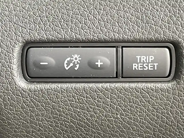 日産 エクストレイル 20Xi 千葉県 2018(平30)年 5.6万km チタニウムカーキ 禁煙車/４WD/エマージェンシーブレーキ/・プロパイロット/・コーナーセンサー/パワーバックドア/純正9インチメモリナビ/・型番：MM518D-L/・CD/DVD/AUX/Bluetooth/フルセグTV/・アラウンドビューモニター/・インテリジェントルームミラー/・ビルトインETC/革巻きステアリング/・ステアリングスイッチ/レザーシート/左右独立エアコン/電子パーキング/・ブレーキホールド/純正フロアマット/純正18インチAW/・LEDヘッドライト/・フォグランプ