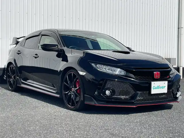 ホンダ シビック タイプR 千葉県 2018(平30)年 4.9万km クリスタルブラックパール 純正SDナビ/(AM/FM/CD/SD/DVD/フルセグ/Bluetooth)/純正エアロ/bremboキャリパー/バックカメラ/クルーズコントロール/横滑り防止装置/ETC/アイドリングストップ/LEDヘッドライト/フォグランプ/オートライト/ウィンカーミラー/電動格納ミラー/純正20インチAW/シートリフター/レブマッチシステム/プッシュスタート/スマートキー/フロアマット/スペアキー/取扱説明書/保証書