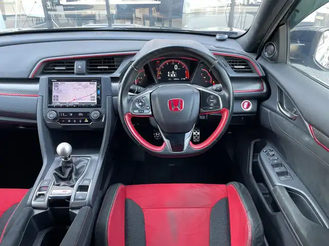 ホンダ シビック タイプR 千葉県 2018(平30)年 4.9万km クリスタルブラックパール 純正SDナビ/(AM/FM/CD/SD/DVD/フルセグ/Bluetooth)/純正エアロ/bremboキャリパー/バックカメラ/クルーズコントロール/横滑り防止装置/ETC/アイドリングストップ/LEDヘッドライト/フォグランプ/オートライト/ウィンカーミラー/電動格納ミラー/純正20インチAW/シートリフター/レブマッチシステム/プッシュスタート/スマートキー/フロアマット/スペアキー/取扱説明書/保証書