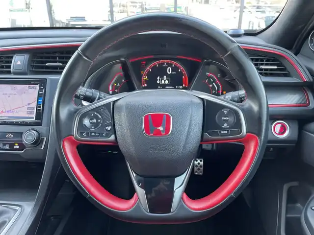 ホンダ シビック タイプR 千葉県 2018(平30)年 4.9万km クリスタルブラックパール 純正SDナビ/(AM/FM/CD/SD/DVD/フルセグ/Bluetooth)/純正エアロ/bremboキャリパー/バックカメラ/クルーズコントロール/横滑り防止装置/ETC/アイドリングストップ/LEDヘッドライト/フォグランプ/オートライト/ウィンカーミラー/電動格納ミラー/純正20インチAW/シートリフター/レブマッチシステム/プッシュスタート/スマートキー/フロアマット/スペアキー/取扱説明書/保証書