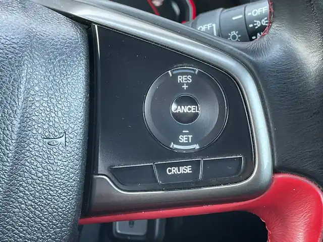 ホンダ シビック タイプR 千葉県 2018(平30)年 4.9万km クリスタルブラックパール 純正SDナビ/(AM/FM/CD/SD/DVD/フルセグ/Bluetooth)/純正エアロ/bremboキャリパー/バックカメラ/クルーズコントロール/横滑り防止装置/ETC/アイドリングストップ/LEDヘッドライト/フォグランプ/オートライト/ウィンカーミラー/電動格納ミラー/純正20インチAW/シートリフター/レブマッチシステム/プッシュスタート/スマートキー/フロアマット/スペアキー/取扱説明書/保証書