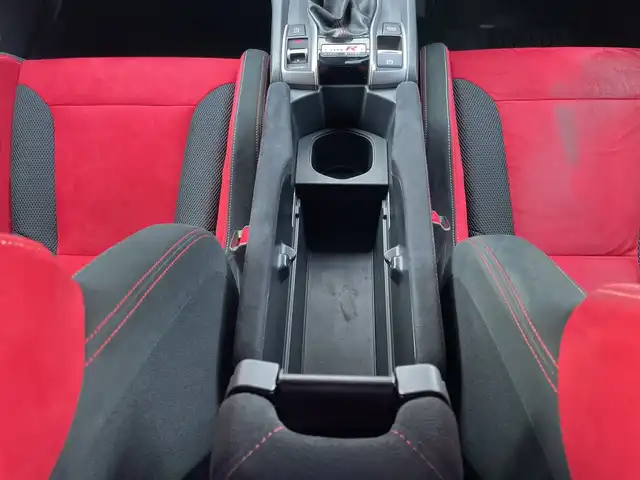 ホンダ シビック タイプR 千葉県 2018(平30)年 4.9万km クリスタルブラックパール 純正SDナビ/(AM/FM/CD/SD/DVD/フルセグ/Bluetooth)/純正エアロ/bremboキャリパー/バックカメラ/クルーズコントロール/横滑り防止装置/ETC/アイドリングストップ/LEDヘッドライト/フォグランプ/オートライト/ウィンカーミラー/電動格納ミラー/純正20インチAW/シートリフター/レブマッチシステム/プッシュスタート/スマートキー/フロアマット/スペアキー/取扱説明書/保証書