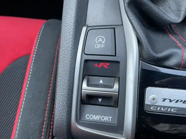 ホンダ シビック タイプR 千葉県 2018(平30)年 4.9万km クリスタルブラックパール 純正SDナビ/(AM/FM/CD/SD/DVD/フルセグ/Bluetooth)/純正エアロ/bremboキャリパー/バックカメラ/クルーズコントロール/横滑り防止装置/ETC/アイドリングストップ/LEDヘッドライト/フォグランプ/オートライト/ウィンカーミラー/電動格納ミラー/純正20インチAW/シートリフター/レブマッチシステム/プッシュスタート/スマートキー/フロアマット/スペアキー/取扱説明書/保証書