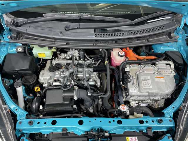 トヨタ アクア S 神奈川県 2018(平30)年 1.7万km クリアエメラルドパールクリスタルシャイン 純正7インチナビ/ドライブレコーダー(前)/トヨタセーフティセンスC/衝突被害軽減システム/車線逸脱警報/バックカメラ/横滑り防止装置/ETC2.0/アイドリングストップ/LEDヘッドライト/フォグランプ/オートライト/ウィンカーミラー/電動格納ミラー/プッシュスタート/スマートキー/フロアマット/スペアキー/プリクラッシュセーフティシステム/レーンディパーチャーアラート/オートマチックハイビーム/先行車発進告知機能