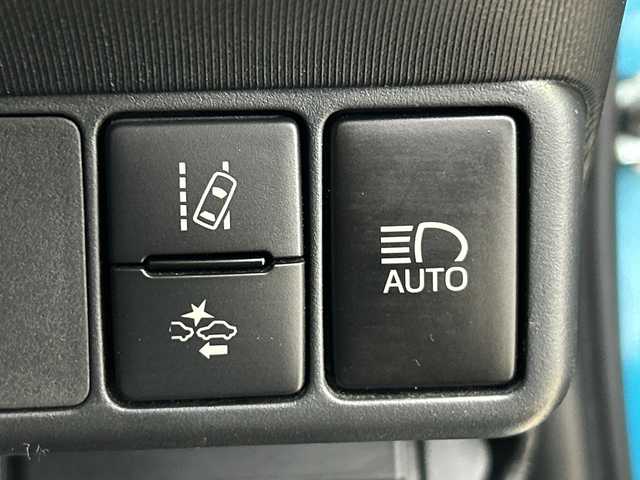 トヨタ アクア S 神奈川県 2018(平30)年 1.7万km クリアエメラルドパールクリスタルシャイン 純正7インチナビ/ドライブレコーダー(前)/トヨタセーフティセンスC/衝突被害軽減システム/車線逸脱警報/バックカメラ/横滑り防止装置/ETC2.0/アイドリングストップ/LEDヘッドライト/フォグランプ/オートライト/ウィンカーミラー/電動格納ミラー/プッシュスタート/スマートキー/フロアマット/スペアキー/プリクラッシュセーフティシステム/レーンディパーチャーアラート/オートマチックハイビーム/先行車発進告知機能