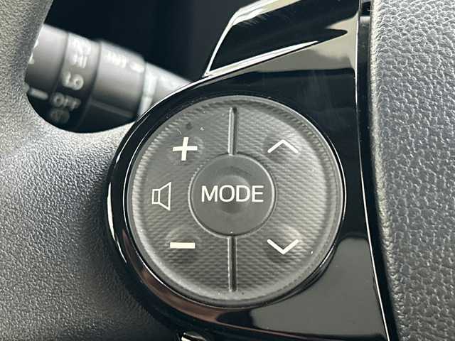 トヨタ アクア S 神奈川県 2018(平30)年 1.7万km クリアエメラルドパールクリスタルシャイン 純正7インチナビ/ドライブレコーダー(前)/トヨタセーフティセンスC/衝突被害軽減システム/車線逸脱警報/バックカメラ/横滑り防止装置/ETC2.0/アイドリングストップ/LEDヘッドライト/フォグランプ/オートライト/ウィンカーミラー/電動格納ミラー/プッシュスタート/スマートキー/フロアマット/スペアキー/プリクラッシュセーフティシステム/レーンディパーチャーアラート/オートマチックハイビーム/先行車発進告知機能