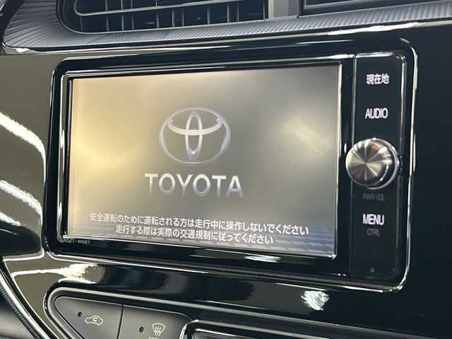 トヨタ アクア S 神奈川県 2018(平30)年 1.7万km クリアエメラルドパールクリスタルシャイン 純正7インチナビ/ドライブレコーダー(前)/トヨタセーフティセンスC/衝突被害軽減システム/車線逸脱警報/バックカメラ/横滑り防止装置/ETC2.0/アイドリングストップ/LEDヘッドライト/フォグランプ/オートライト/ウィンカーミラー/電動格納ミラー/プッシュスタート/スマートキー/フロアマット/スペアキー/プリクラッシュセーフティシステム/レーンディパーチャーアラート/オートマチックハイビーム/先行車発進告知機能