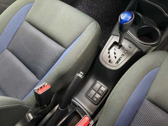 トヨタ アクア S 神奈川県 2018(平30)年 1.7万km クリアエメラルドパールクリスタルシャイン 純正7インチナビ/ドライブレコーダー(前)/トヨタセーフティセンスC/衝突被害軽減システム/車線逸脱警報/バックカメラ/横滑り防止装置/ETC2.0/アイドリングストップ/LEDヘッドライト/フォグランプ/オートライト/ウィンカーミラー/電動格納ミラー/プッシュスタート/スマートキー/フロアマット/スペアキー/プリクラッシュセーフティシステム/レーンディパーチャーアラート/オートマチックハイビーム/先行車発進告知機能