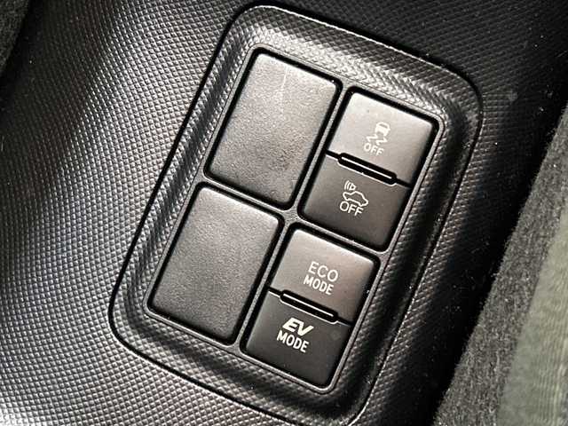 トヨタ アクア S 神奈川県 2018(平30)年 1.7万km クリアエメラルドパールクリスタルシャイン 純正7インチナビ/ドライブレコーダー(前)/トヨタセーフティセンスC/衝突被害軽減システム/車線逸脱警報/バックカメラ/横滑り防止装置/ETC2.0/アイドリングストップ/LEDヘッドライト/フォグランプ/オートライト/ウィンカーミラー/電動格納ミラー/プッシュスタート/スマートキー/フロアマット/スペアキー/プリクラッシュセーフティシステム/レーンディパーチャーアラート/オートマチックハイビーム/先行車発進告知機能