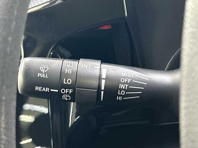 トヨタ アクア S 神奈川県 2018(平30)年 1.7万km クリアエメラルドパールクリスタルシャイン 純正7インチナビ/ドライブレコーダー(前)/トヨタセーフティセンスC/衝突被害軽減システム/車線逸脱警報/バックカメラ/横滑り防止装置/ETC2.0/アイドリングストップ/LEDヘッドライト/フォグランプ/オートライト/ウィンカーミラー/電動格納ミラー/プッシュスタート/スマートキー/フロアマット/スペアキー/プリクラッシュセーフティシステム/レーンディパーチャーアラート/オートマチックハイビーム/先行車発進告知機能