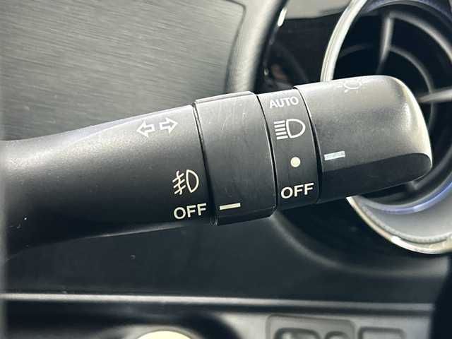 トヨタ アクア S 神奈川県 2018(平30)年 1.7万km クリアエメラルドパールクリスタルシャイン 純正7インチナビ/ドライブレコーダー(前)/トヨタセーフティセンスC/衝突被害軽減システム/車線逸脱警報/バックカメラ/横滑り防止装置/ETC2.0/アイドリングストップ/LEDヘッドライト/フォグランプ/オートライト/ウィンカーミラー/電動格納ミラー/プッシュスタート/スマートキー/フロアマット/スペアキー/プリクラッシュセーフティシステム/レーンディパーチャーアラート/オートマチックハイビーム/先行車発進告知機能