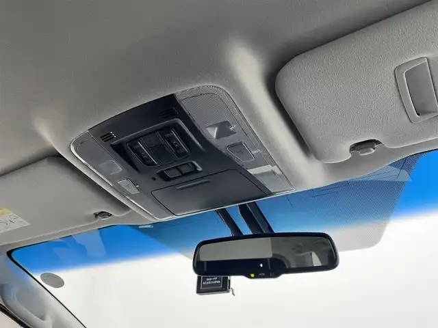 トヨタ ヴェルファイア Z Gエディション 宮城県 2017(平29)年 10万km ホワイトパールクリスタルシャイン ワンオーナー/フリップダウンモニター/JBLサウンド/純正ナビ/(フルセグTV/AM/FM/CD/DVD/Bluetooth)/バックカメラ/ステアリングヒーター/スペアキー×1/ビルトインETC/パワーバックドア/両側パワースライドドア/クルーズコントロール/横滑り防止装置/クリアランスソナー/衝突被害軽減システム/レーンキープアシスト/オートライト/ハーフレザー/オットマン/前席パワーシート/純正18インチAW/純正フロアマット/純正LEDヘッドライト