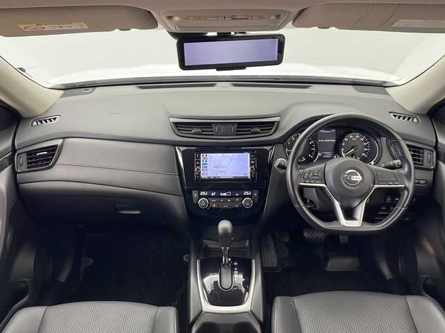 日産 エクストレイル 20X 秋田県 2018(平30)年 4.8万km ブリリアントホワイトパール 4WD/純正SDナビ(AM/FM/CD/DVD/BT)/フルセグテレビ/アラウンドビューモニター/純正ドライブレコーダー（ナビ連動）/インテリジェントルームミラー/ビルトインETC/パワーバックドア/ルーフレール/エマージェンシーブレーキ/車線逸脱警報/進入禁止警報/ヒルスタートアシスト/横滑り防止装置/アイドリングストップ/LEDヘッドランプ/フォグランプ/ドアミラーヒーター/本革巻ステアリング/ステアリングリモコン/純正フロアマット/保証書・取説