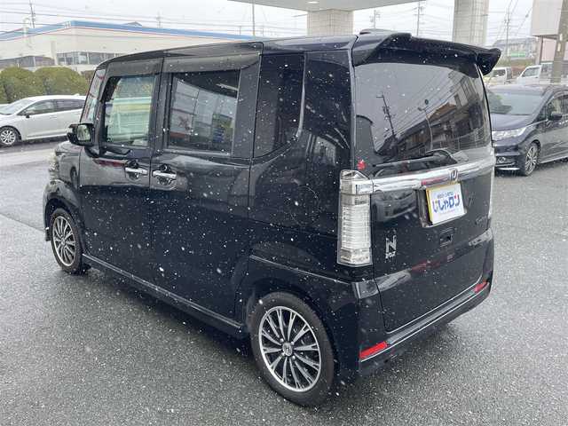 ホンダ Ｎ ＢＯＸ カスタム G ターボパッケージ 愛知県 2013(平25)年 8.3万km クリスタルブラックパール (株)IDOMが運営する【じしゃロン豊川店】の自社ローン専用車両になります。こちらは現金またはオートローンご利用時の価格です。自社ローンご希望の方は別途その旨お申付け下さい/ 純正ディーラーナビ/ バックカメラ/ ETC/ 両側パワースライドドア/ 革巻ステアリング/ ステアリングスイッチ/ クルーズコントロール/ パドルシフト/ ウインカーミラー/ ドアバイザー/ プッシュスタート/ フロアマット