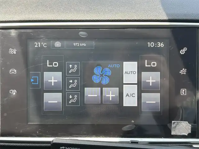 プジョー ３０８ SW GTライン 愛知県 2016(平28)年 10.7万km 赤 純正ディスプレイオーディオ/BT/CD/USB/AUX/社外ナビ・TV/バックカメラ/ETC/クルーズコントロール/社外レーダー/パドルシフト/トノカバー/前後クリアランスソナー/ルーフレール/LEDオートライト/フォグランプ/トノカバー/純正AW/スタッドレスタイヤ積込