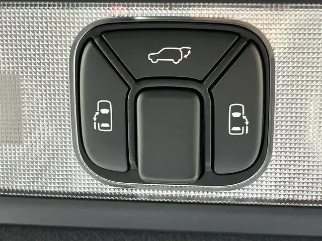 トヨタ エスティマ ハイブリッド アエラス プレミアム G 高知県 2019(令1)年 3.2万km ブラック/レッドマイカメタリック 2トーン 両側パワースライドドア　/純正12型フリップダウンモニター　（V12T-R18C)　/純正１０インチナビ　（NSZN-Z68T）/【Ｂｌｕｅｔｏｏｔｈ　ＴＶ　ＤＶＤ　ＣＤ　Ｔ－ｃｏｎｎｅｃｔ　後席会話支援】/バックカメラ　/ＥＴＣ２．０　/前後ドラレコ　/運転席パワーシート/1列目シートヒーター/2列目オットマン/電動格納サードシート/電動リアゲート/レーンキープアシスト/衝突被害軽減システム/前後コーナーセンサー/オートマチックハイビーム/保証書/取扱説明書/スペアキー
