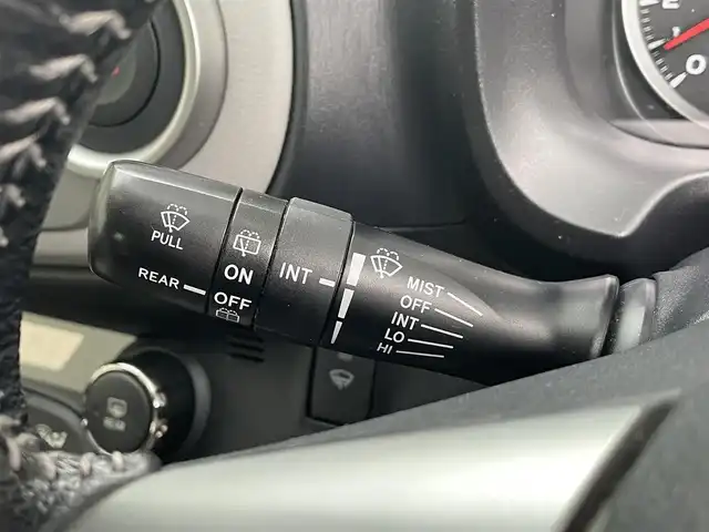 トヨタ ヴィッツ U 青森県 2012(平24)年 11.8万km シルバーM 4WD/寒冷地仕様/純正SDナビ/[FM/AM/CD/DVD/SD/BT/AUX]/フルセグテレビ/バックカメラ/ETC/D席シートヒーター/革巻きステアリング/プッシュスタート/スマートキー/スペアキー×1/社外14インチAW付きスタッドレスタイヤ積込/電動格納ミラー/ウインカーミラー/純正フロアマット/ドアバイザー/ヘッドライトレベライザー/保証書/取扱説明書