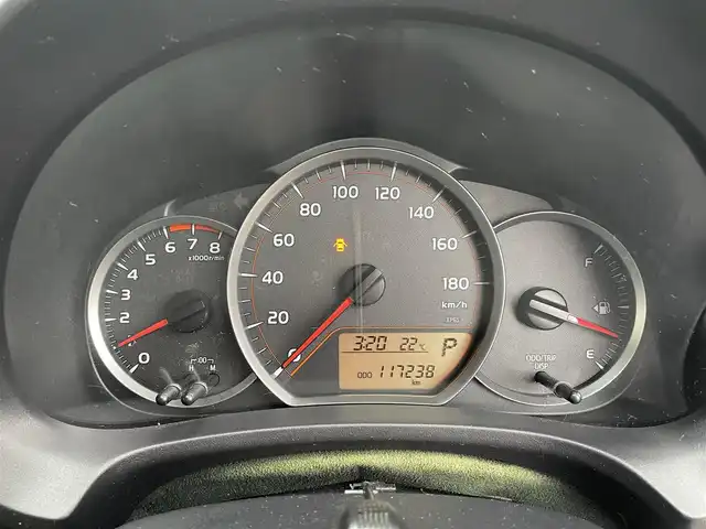 トヨタ ヴィッツ U 青森県 2012(平24)年 11.8万km シルバーM 4WD/寒冷地仕様/純正SDナビ/[FM/AM/CD/DVD/SD/BT/AUX]/フルセグテレビ/バックカメラ/ETC/D席シートヒーター/革巻きステアリング/プッシュスタート/スマートキー/スペアキー×1/社外14インチAW付きスタッドレスタイヤ積込/電動格納ミラー/ウインカーミラー/純正フロアマット/ドアバイザー/ヘッドライトレベライザー/保証書/取扱説明書