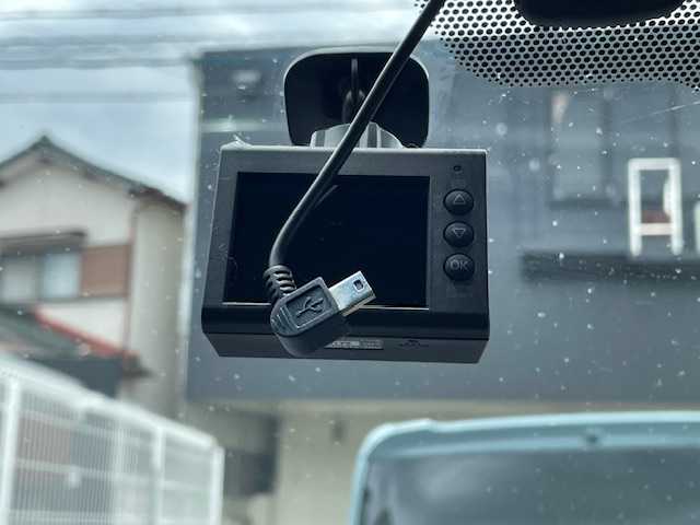 トヨタ カムリ WSレザーパッケージ 福岡県 2019(平31)年 5.4万km プラチナホワイトパールマイカ 禁煙車/ワンオーナー/純正メモリナビ/フルセグTV/CD/DVD/SD/USB/Bluetooth/AUX/バックカメラ/レザーシート【黒】/前席パワーシート/前席シートヒーター/純正18インチアルミホイール/トヨタセーフティセンス/プリクラッシュセーフティ/レーダークルーズコントロール/レーンディパーチャーアラート/オートマチックハイビーム/インテリジェントクリアランスソナー/ブラインドスポッドモニター/リアクロストラフィックオートブレーキ/ヘッドアップディスプレイ/パドルシフト/LEDオートライト/ドラレコ/ビルトインETC/電子パーキングブレーキ/ブレーキホールド/革巻きステアリング/ステアリングスイッチ/純正フロアマット/純正ドアバイザー/スペアキー1本/取扱説明書//保証書