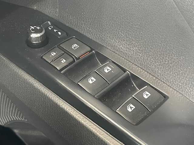 トヨタ カムリ WSレザーパッケージ 福岡県 2019(平31)年 5.4万km プラチナホワイトパールマイカ 禁煙車/ワンオーナー/純正メモリナビ/フルセグTV/CD/DVD/SD/USB/Bluetooth/AUX/バックカメラ/レザーシート【黒】/前席パワーシート/前席シートヒーター/純正18インチアルミホイール/トヨタセーフティセンス/プリクラッシュセーフティ/レーダークルーズコントロール/レーンディパーチャーアラート/オートマチックハイビーム/インテリジェントクリアランスソナー/ブラインドスポッドモニター/リアクロストラフィックオートブレーキ/ヘッドアップディスプレイ/パドルシフト/LEDオートライト/ドラレコ/ビルトインETC/電子パーキングブレーキ/ブレーキホールド/革巻きステアリング/ステアリングスイッチ/純正フロアマット/純正ドアバイザー/スペアキー1本/取扱説明書//保証書