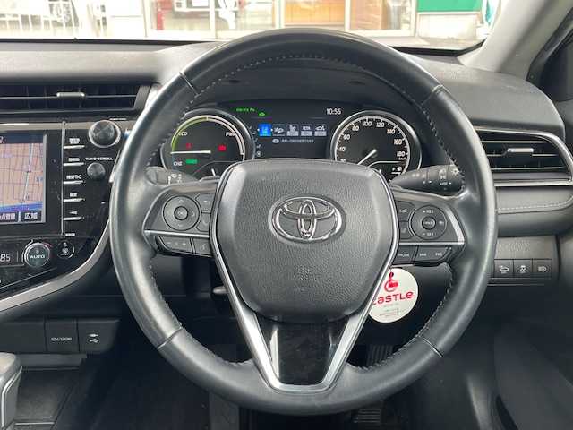トヨタ カムリ WSレザーパッケージ 福岡県 2019(平31)年 5.4万km プラチナホワイトパールマイカ 禁煙車/ワンオーナー/純正メモリナビ/フルセグTV/CD/DVD/SD/USB/Bluetooth/AUX/バックカメラ/レザーシート【黒】/前席パワーシート/前席シートヒーター/純正18インチアルミホイール/トヨタセーフティセンス/プリクラッシュセーフティ/レーダークルーズコントロール/レーンディパーチャーアラート/オートマチックハイビーム/インテリジェントクリアランスソナー/ブラインドスポッドモニター/リアクロストラフィックオートブレーキ/ヘッドアップディスプレイ/パドルシフト/LEDオートライト/ドラレコ/ビルトインETC/電子パーキングブレーキ/ブレーキホールド/革巻きステアリング/ステアリングスイッチ/純正フロアマット/純正ドアバイザー/スペアキー1本/取扱説明書//保証書