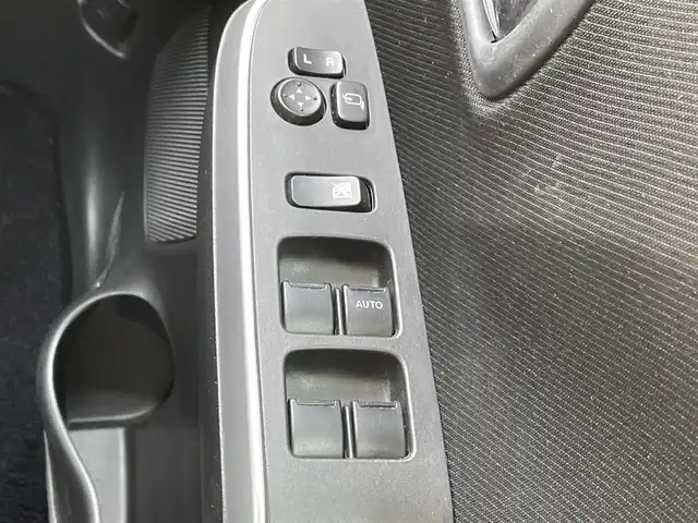 スズキ ソリオ バンディット HV SV 東京都 2018(平30)年 6.9万km ミッドナイトバイオレットメタリック ナビ/バックカメラ/天吊モニター/デュアルカメラブレーキサポート/車線逸脱警報機能/クルーズコントロール/シートヒーター/両側パワースライドドア/ＥＴＣ/ドライブレコーダー/ステアリングスイッチ