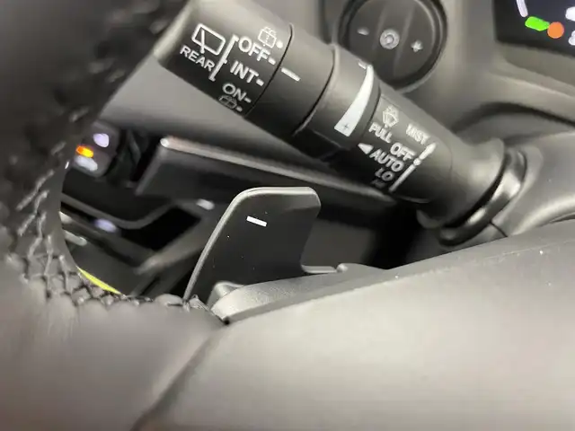 ホンダ ヴェゼル ハイブリッド e:HEV Z 埼玉県 2025(令7)年 0.1千km クリスタルブラックパール 純正９インチナビ　バックカメラ　ＢＳＭ　ホンダセンシング　アダクティブクルーズコントロール　ビルトインＥＴＣ２．０　ステアリングヒーター　ワイヤレス充電　パドルシフト　ハーフレザー　オートライト　ＴＶ