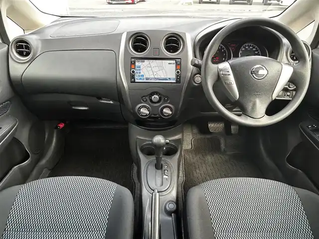 日産 ノート XVセレ +セーフ 福島県 2015(平27)年 0.5万km ブリリアントホワイトパール ワンオーナー/純正SDナビ【MC314D-W】/(DVD/フルセグTV/Bluetooth/USB)/アラウンドビューモニター/エマージェンシーブレーキ/車線逸脱警報/スマートキー/ETC/前後ドライブレコーダー/横滑り防止機能/ドアバイザー/純正フロアマット/保証書/取扱説明書/スペアキー
