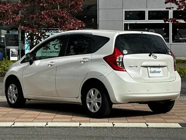 日産 ノート XVセレ +セーフ 福島県 2015(平27)年 0.5万km ブリリアントホワイトパール ワンオーナー/純正SDナビ【MC314D-W】/(DVD/フルセグTV/Bluetooth/USB)/アラウンドビューモニター/エマージェンシーブレーキ/車線逸脱警報/スマートキー/ETC/前後ドライブレコーダー/横滑り防止機能/ドアバイザー/純正フロアマット/保証書/取扱説明書/スペアキー