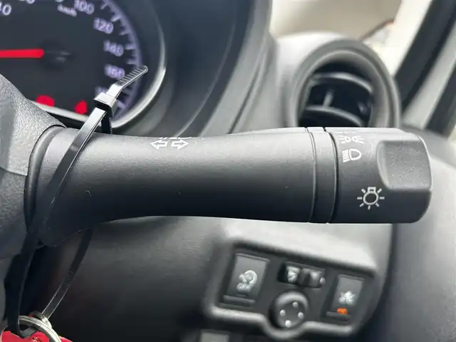 日産 ノート XVセレ +セーフ 福島県 2015(平27)年 0.5万km ブリリアントホワイトパール ワンオーナー/純正SDナビ【MC314D-W】/(DVD/フルセグTV/Bluetooth/USB)/アラウンドビューモニター/エマージェンシーブレーキ/車線逸脱警報/スマートキー/ETC/前後ドライブレコーダー/横滑り防止機能/ドアバイザー/純正フロアマット/保証書/取扱説明書/スペアキー